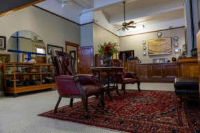 Gardner Hotel & Hostel